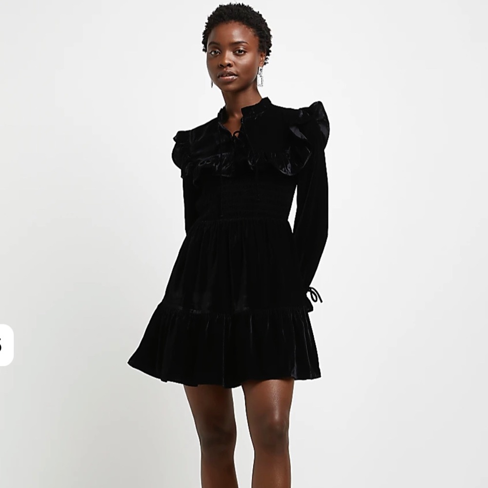 River Island BLACK VELVET TIE-NECK MINI DRESS size 4 NEW